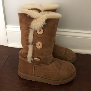 Ugg youth Bailey button tall size 3